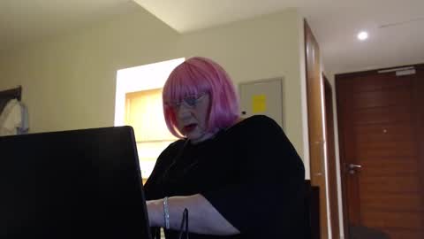 My name is Sissy or more fully Suzanna Aprilia Maria Mariquita Catarina Chinita Banci. Soy una puta - que chimba ladybug online show from March 6, 4:23 pm