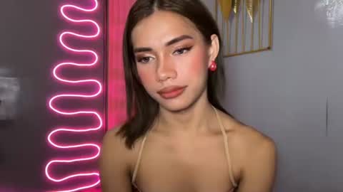 sweet_nikki03 online show from April 26, 9:24 pm