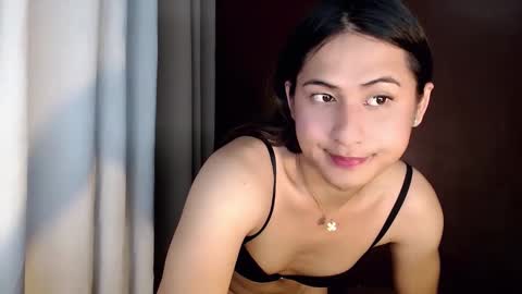 sweet_paprikaxx online show from May 2, 6:02 pm