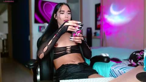 Snapshot of sweetbaby22_ chatting on October 31, 2:54 am Sweetbaby online show from October 31, 2:54 am