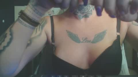 tatuada_safada online show from May 29, 7:18 am