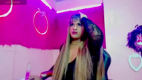 taylor__smith_ online show from March 30, 11:33 am