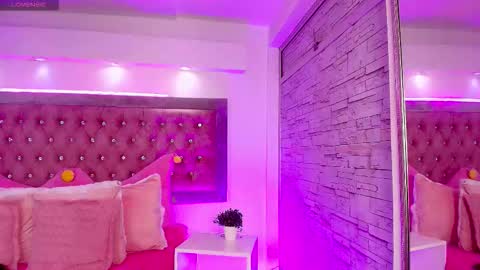 Sofia online show from November 19, 1:00 pm