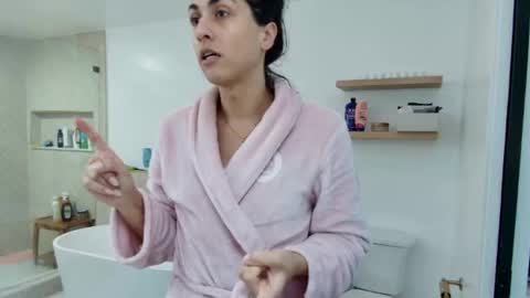 babygirlmami online show from November 11, 10:00 pm