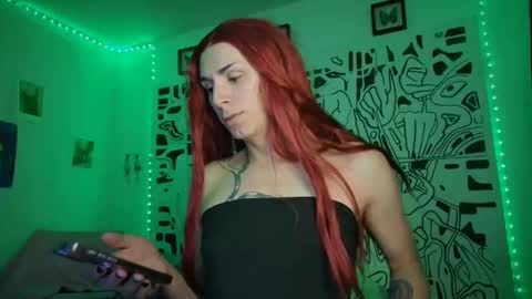Snapshot of thematryoshka chatting on October 22, 2:35 am Lucy Lucy online show from October 22, 2:35 am
