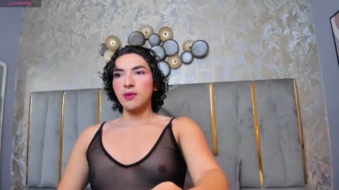 Snapshot of tomlondon_ chatting on December 21, 11:44 am online show from December 21, 11:44 am