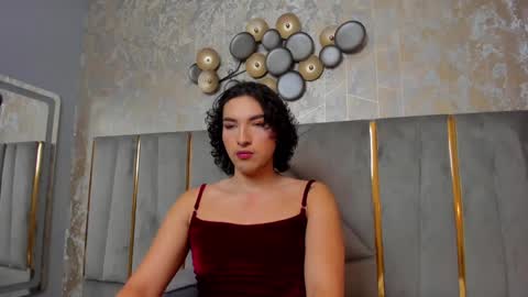 Snapshot of tomlondon_ chatting on January 7, 11:54 am online show from January 7, 11:54 am