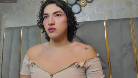 Snapshot of tomlondon_ chatting on February 21, 11:33 am online show from February 21, 11:33 am