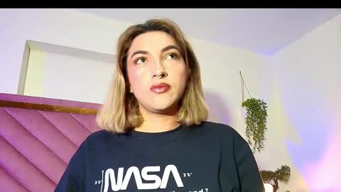 Snapshot of tomlondon_ chatting on September 24, 11:05 am online show from September 24, 11:05 am