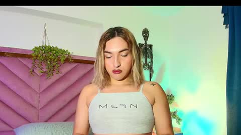 Snapshot of tomlondon_ chatting on October 4, 1:34 pm online show from October 4, 1:34 pm
