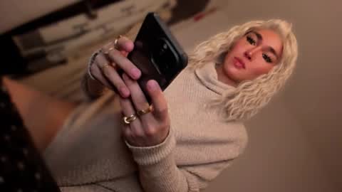 ALMIGHTY GODDESS VALENTINA online show from November 13, 8:05 pm