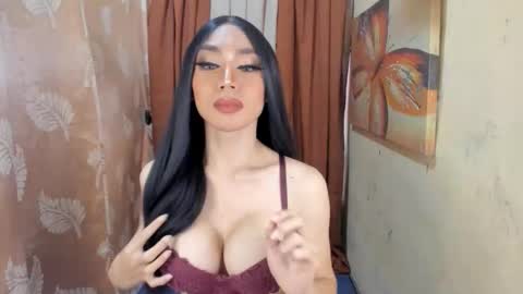 Queen Selena online show from September 17, 2:38 am