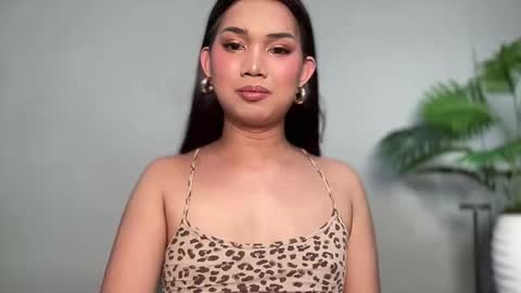 Lily online show from May 22, 11:50 am