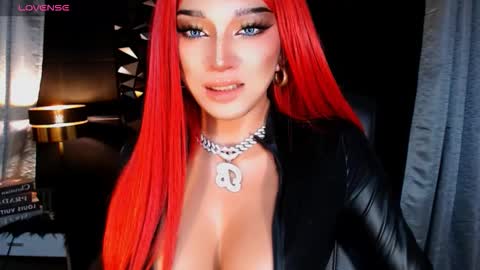 Snapshot of urgoddess_bella chatting on October 20, 8:23 pm My bella 3 online show from October 20, 8:23 pm