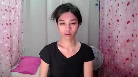 urloverjasmine_xx online show from April 6, 1:04 am