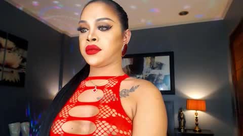 UrMajestyTyra online show from December 17, 2:39 am