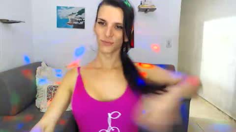 valentina028 online show from April 16, 3:40 am