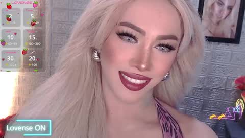 Amanda online show from November 18, 2:50 pm