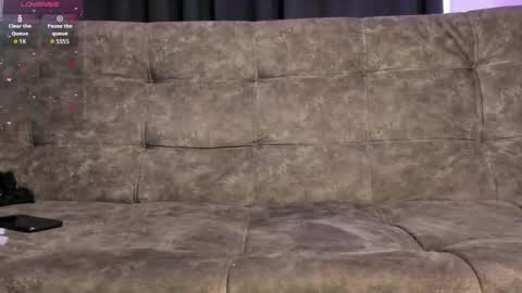 valentinaroyal online show from December 3, 3:49 pm