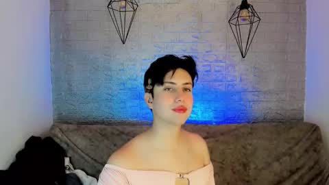 valeriagill_ online show from May 21, 11:23 pm