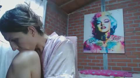 valerie_rousse online show from December 22, 8:03 pm