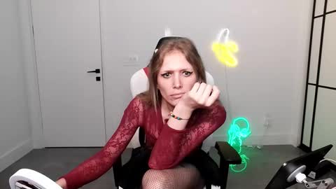 VelvetTGirl online show from February 24, 1:53 am