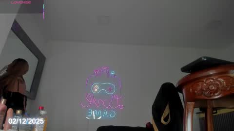 VICTORIA online show from December 2, 9:29 pm