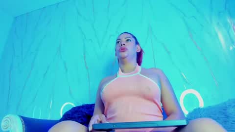  Violet  online show from May 20, 11:38 am