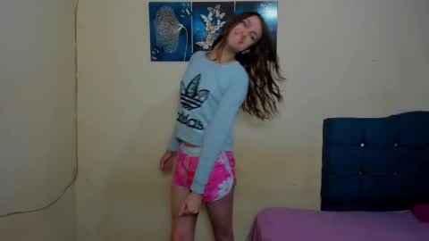 Snapshot of vivianalatin chatting on October 21, 12:18 pm instagram Viviana73215 online show from October 21, 12:18 pm