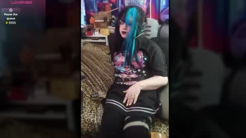 Ash online show from May 29, 1:20 pm