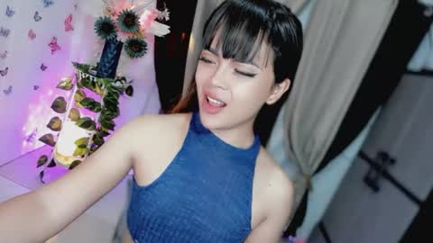 Hi Im LOVIE Please dont forget to follow and thumbs up me online show from April 10, 9:31 pm