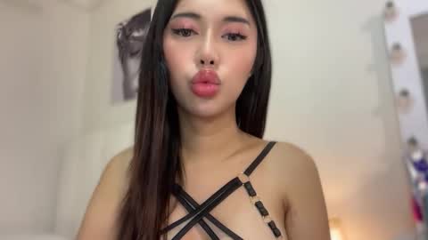 Sofia online show from April 11, 3:37 pm