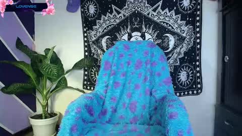 ig WitchDivinne online show from February 12, 1:23 am