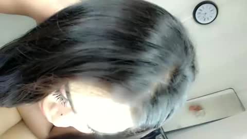 kianna online show from April 28, 5:28 pm