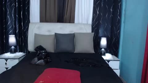 xhugesignificant69x online show from January 4, 12:05 am