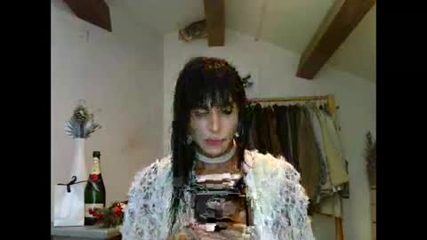 Wendy online show from October 25, 6:03 pm