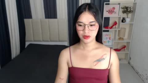 CHLOES ROOM online show from September 8, 5:55 pm