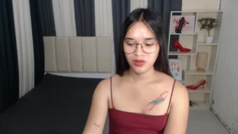 CHLOES ROOM online show from October 9, 6:31 pm