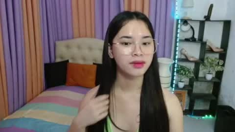 CHLOES ROOM online show from November 29, 2:02 am