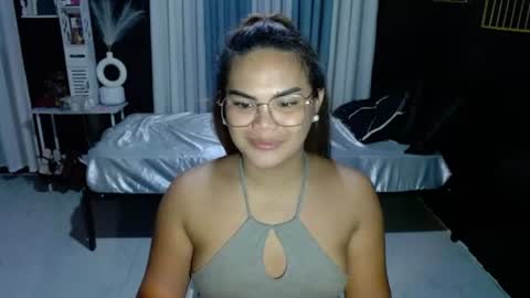 Kylie Smith online show from June 18, 10:09 am