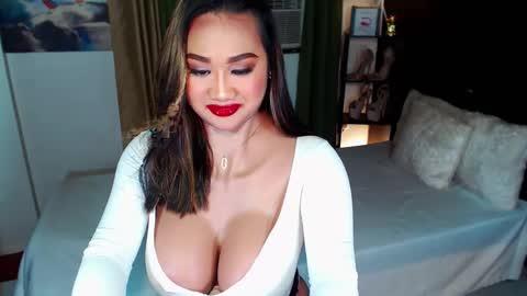 OLIVIA online show from January 14, 2:11 pm