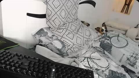 YINAROSS online show from November 29, 12:01 am