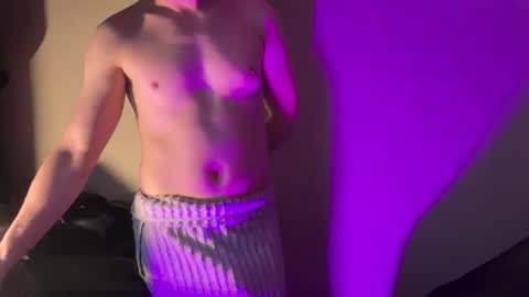 yourdarkthoughts9 online show from April 15, 8:41 am