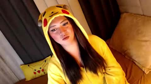 JEN  online show from March 19, 4:51 pm