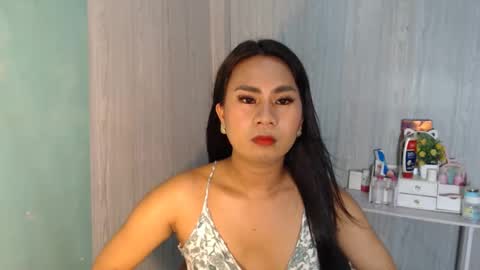 Mauie  online show from April 2, 10:19 pm