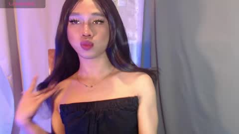 Stella online show from April 28, 2:27 am