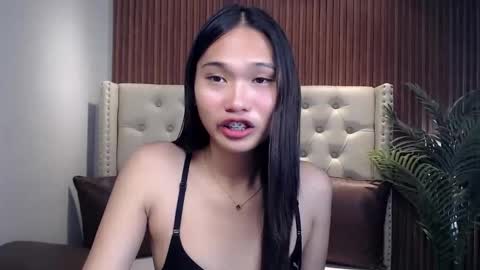 yoursluttyashxx online show from February 9, 4:47 pm