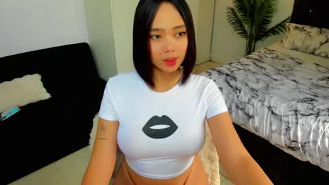 YowgineTheGreat online show from January 30, 5:52 am