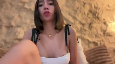 YowgineTheGreat online show from April 8, 10:05 am