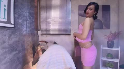 ZOE online show from April 10, 8:58 pm